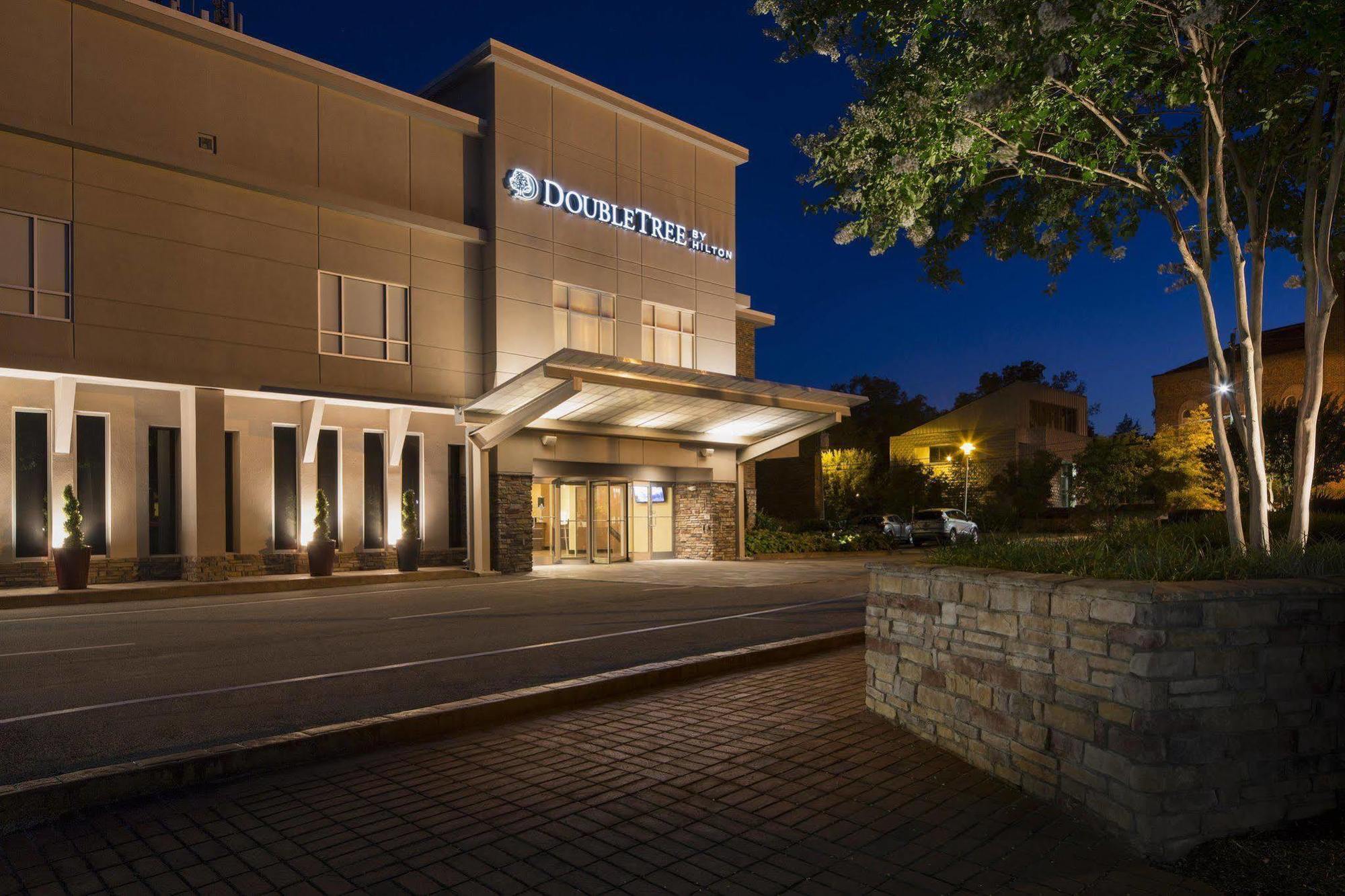 Hotel Hampton & Holly Springs