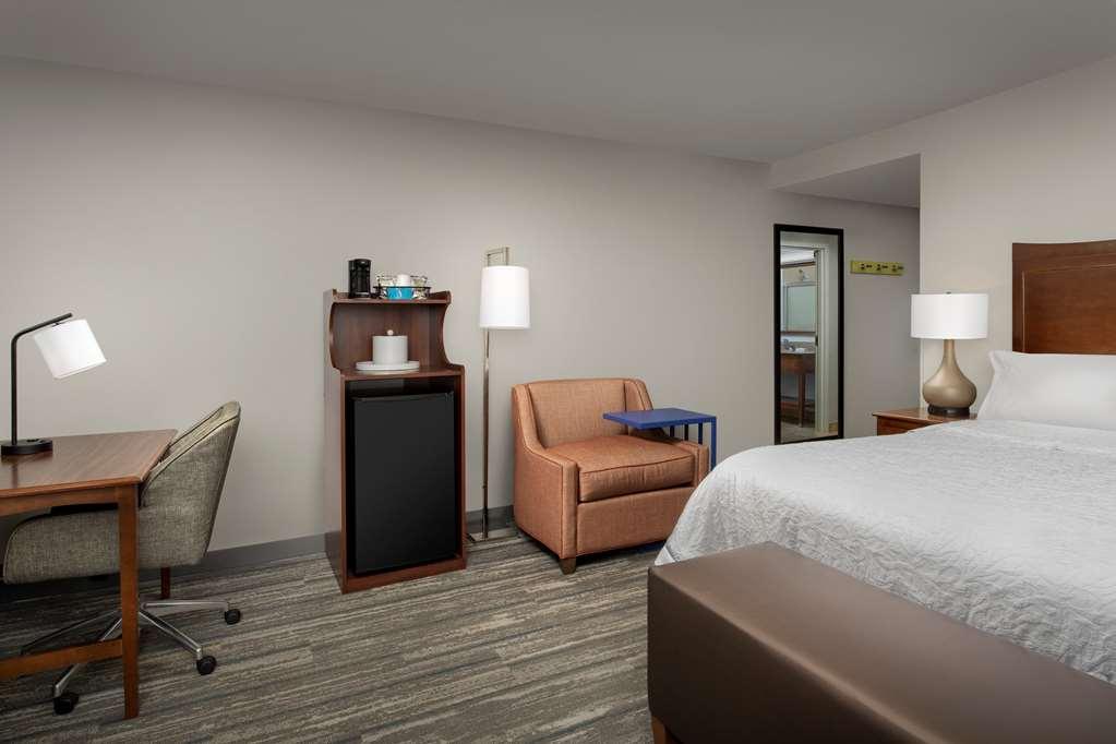 Hotel Hampton & Holly Springs