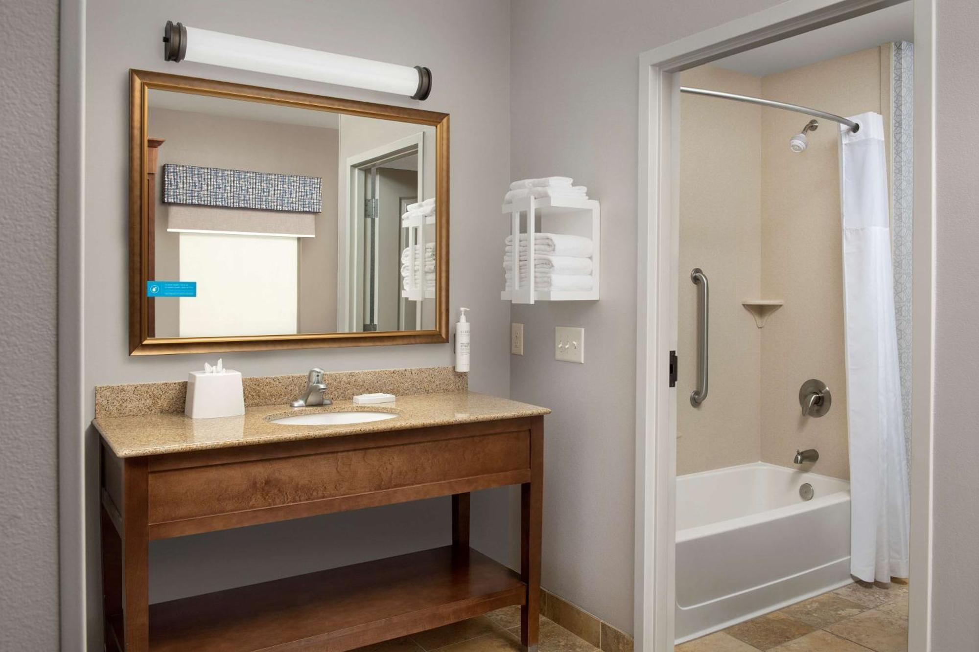 Hotel Hampton & 3*